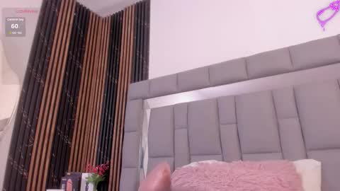 Snapshot of vivianne_scott chatting on 17, 11, 2025 Vivi online show from 17, 11, 2025