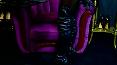 Vivian Reeve online show from 23, 10, 2025