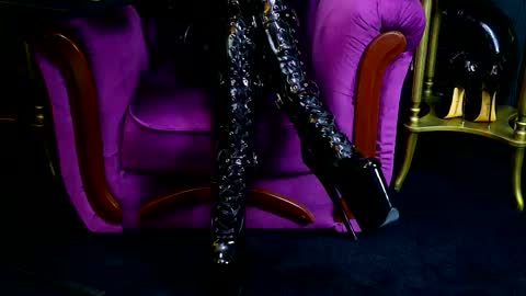 Vivian Reeve online show from 30, 10, 2025