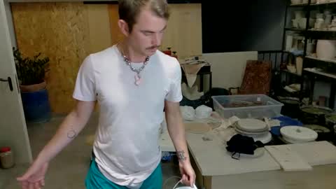 Snapshot of vivid_ether chatting on 7, 11, 2025 Viv online show from 7, 11, 2025