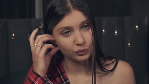 Nelly and Mari online show from 4, 1, 2025