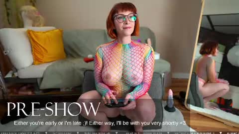 Snapshot of vivid_whit chatting on 27, 7, 2026 Whitney online show from 27, 7, 2026