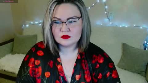 Snapshot of vivien__wet chatting on 2, 2, 2025 Vivien online show from 2, 2, 2025