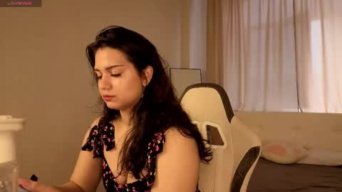 Snapshot of vivien_ross chatting on 9, 6, 2026 vivien_ross online show from 9, 6, 2026