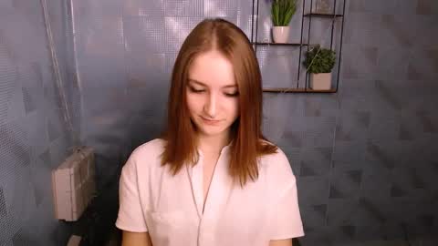 vivienalles_ online show from 1, 12, 2024