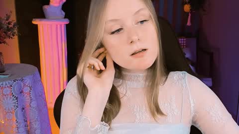 Vivien online show from 5, 2, 2025