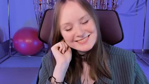 Vivien online show from 16, 2, 2025