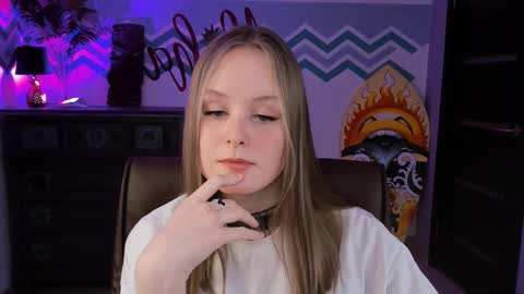 Vivien online show from 2, 3, 2025