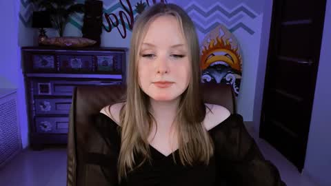 Vivien online show from 12, 3, 2025