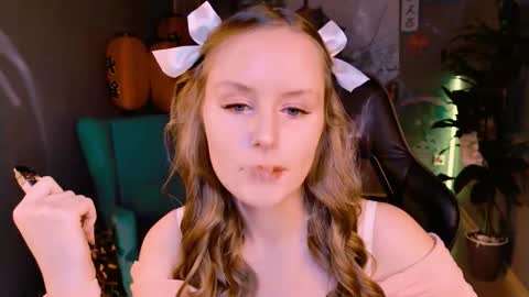 Vivien online show from 14, 9, 2025