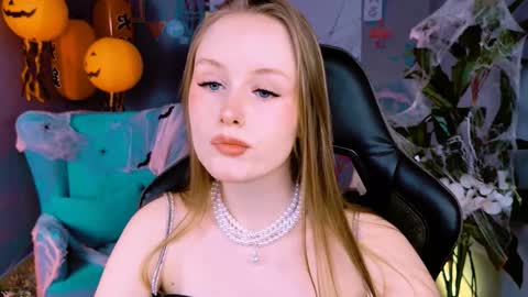 Vivien online show from 18, 10, 2025