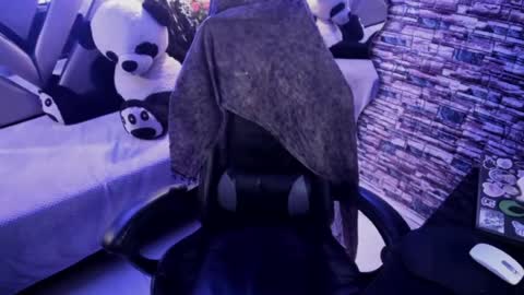 Snapshot of vivienne_hadid chatting on 14, 7, 2026 vivienne hadid online show from 14, 7, 2026
