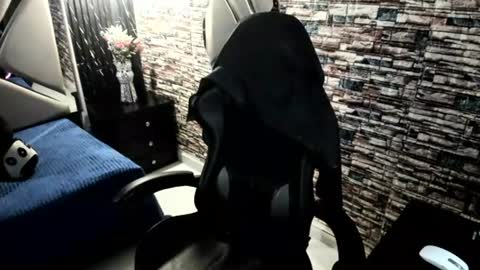 Snapshot of vivienne_hadid chatting on 24, 7, 2026 vivienne hadid online show from 24, 7, 2026