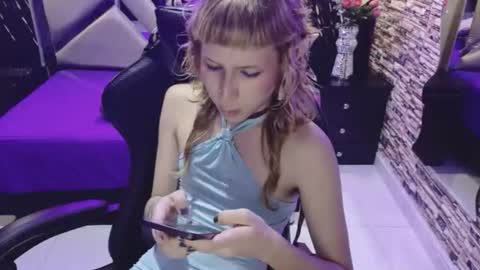 Snapshot of vivienne_hadid chatting on 31, 7, 2026 vivienne hadid online show from 31, 7, 2026
