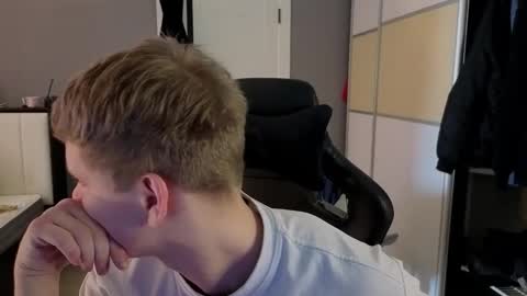 Snapshot of vivienneee777 chatting on 5, 2, 2026 Nikita online show from 5, 2, 2026