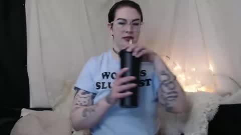 Snapshot of vixinvvitch chatting on 22, 2, 2025 VIXIN online show from 22, 2, 2025