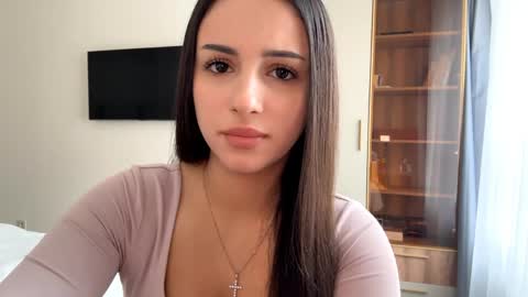 Miss Mia online show from 4, 4, 2026