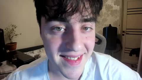 Snapshot of vlad1605 chatting on 19, 12, 2025 Martin online show from 19, 12, 2025