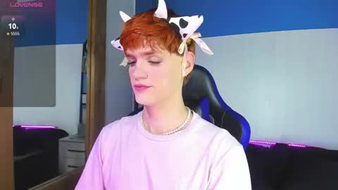 Snapshot of vladhellsing4 chatting on 12, 9, 2025 Vlad online show from 12, 9, 2025