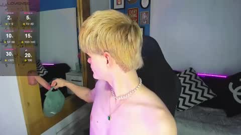 Snapshot of vladhellsing4 chatting on 8, 11, 2025 Vlad online show from 8, 11, 2025