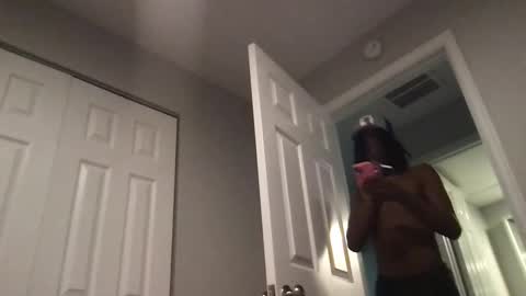 Snapshot of vonnieeb2x chatting on 17, 10, 2025 vonnieeb2x online show from 17, 10, 2025