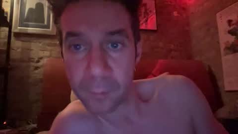 Snapshot of voodoochilelove chatting on 18, 12, 2025 Djangus Roundstone online show from 18, 12, 2025