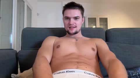 Snapshot of vouvoucouple chatting on 18, 12, 2025 Tim online show from 18, 12, 2025