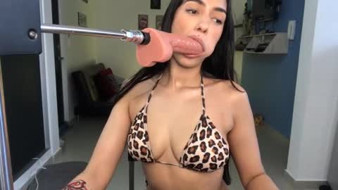 Snapshot of vsantini_ chatting on 6, 3, 2025 vsantini_ online show from 6, 3, 2025