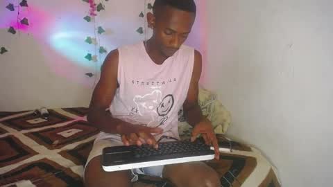 Snapshot of vsleyandlunaper chatting on 27, 5, 2026 vsleyandlunaper online show from 27, 5, 2026