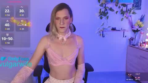 Snapshot of vulgar_wife chatting on 17, 10, 2025 Vikky online show from 17, 10, 2025