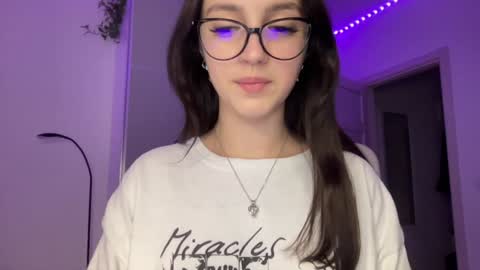 Snapshot of w33d7 chatting on 23, 12, 2024 Alice Before pvt write to me in PM online show from 23, 12, 2024