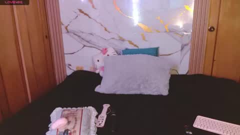 kitty SUPORT ME AND MY BABY SINGLE MOMY online show from 14, 7, 2026