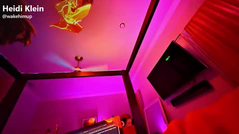 Snapshot of wakehimup chatting on 17, 12, 2025 wakehimup online show from 17, 12, 2025