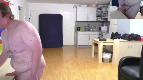 Snapshot of waldw123 chatting on 27, 10, 2025 Yarlim online show from 27, 10, 2025