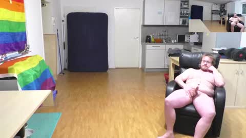 Snapshot of waldw123 chatting on 17, 12, 2025 Yarlim online show from 17, 12, 2025