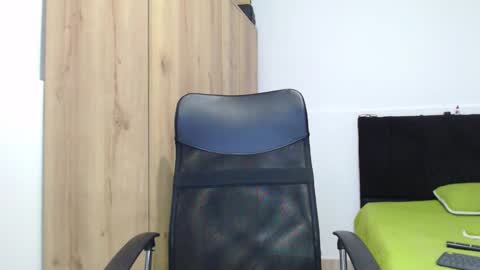 Snapshot of walter_brownn01 chatting on 24, 11, 2025 WALTER BROWN online show from 24, 11, 2025