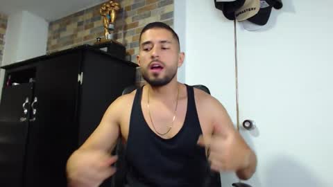 Snapshot of walter_brownn01 chatting on 17, 12, 2025 WALTER BROWN online show from 17, 12, 2025