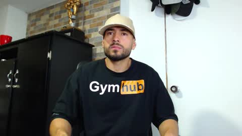 Snapshot of walter_brownn01 chatting on 20, 12, 2025 WALTER BROWN online show from 20, 12, 2025