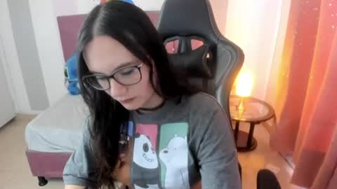 Snapshot of wanda_sg chatting on 4, 7, 2026 Alexandra online show from 4, 7, 2026
