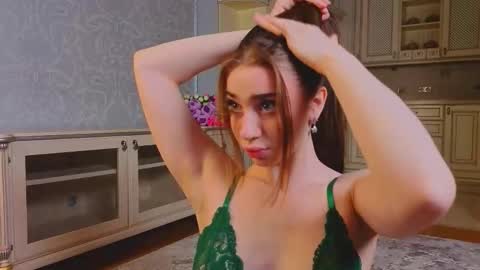 Snapshot of wandabraund chatting on 17, 9, 2025 hello guys im Lilian online show from 17, 9, 2025