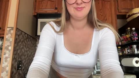 Snapshot of wanderlustjade chatting on 5, 12, 2024 Jade Adonis online show from 5, 12, 2024