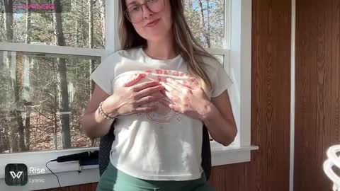 Snapshot of wanderlustjade chatting on 10, 12, 2024 Jade Adonis online show from 10, 12, 2024