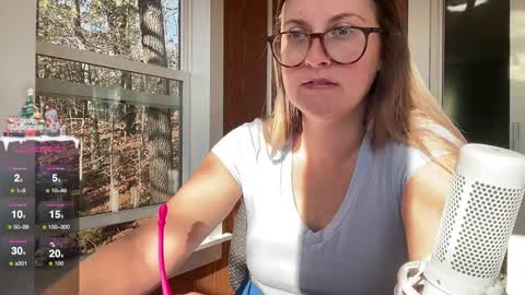 Snapshot of wanderlustjade chatting on 12, 12, 2024 Jade Adonis online show from 12, 12, 2024