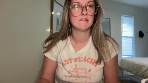 Snapshot of wanderlustjade chatting on 20, 1, 2025 Jade Adonis online show from 20, 1, 2025