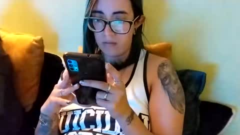 Waningrose  Lu online show from 3, 1, 2025