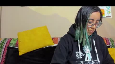 Waningrose  Lu online show from 12, 10, 2025