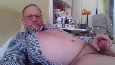 Snapshot of wanky357 chatting on 28, 4, 2026 Tibo Love online show from 28, 4, 2026