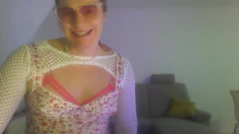 Snapshot of wannafeelitall chatting on 2, 12, 2024 Emilia inst online show from 2, 12, 2024