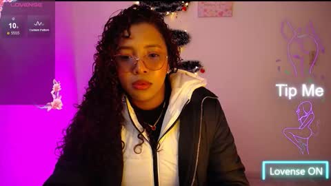 Snapshot of warisgoddes chatting on 14, 12, 2025 EMILY online show from 14, 12, 2025