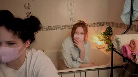 Snapshot of warm_whispers chatting on 14, 1, 2026 lira and flo online show from 14, 1, 2026